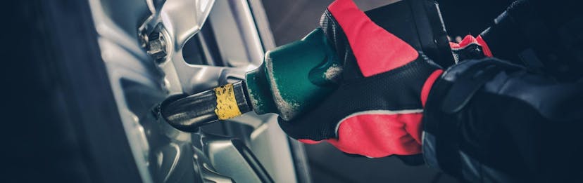 Using drill to remove tire